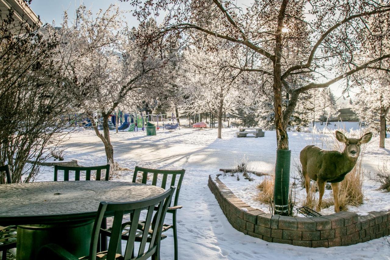 Inn On Canyon Radium Hot Springs Εξωτερικό φωτογραφία