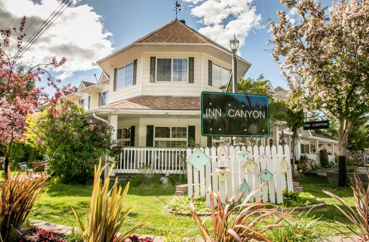 Inn On Canyon Radium Hot Springs Εξωτερικό φωτογραφία