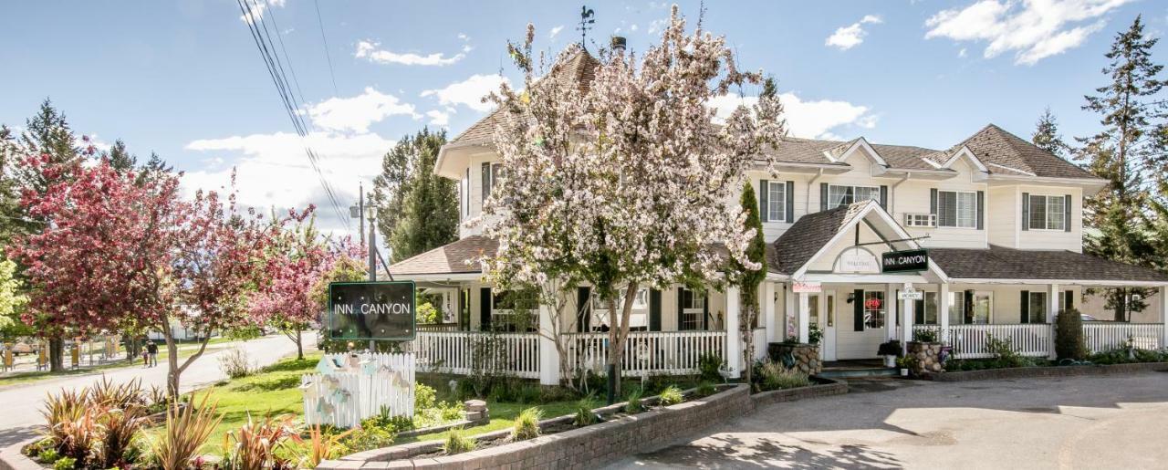 Inn On Canyon Radium Hot Springs Εξωτερικό φωτογραφία